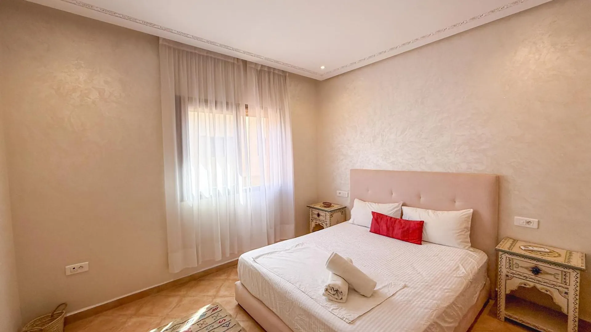 Villa Avec Piscine Centre Ville Targa 0*, Марракеш